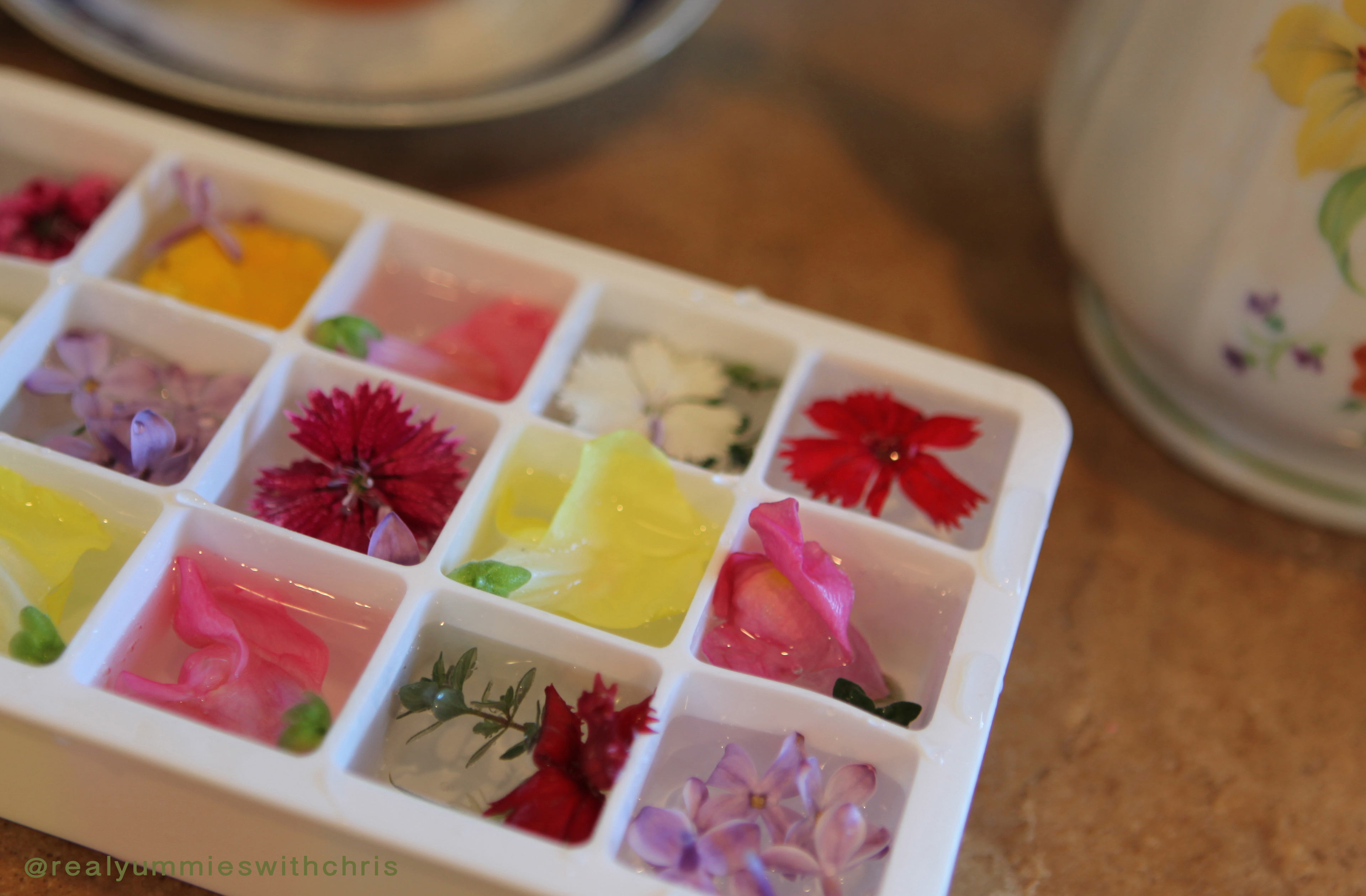 Make the most out of your tea and try edible flower ice combined with